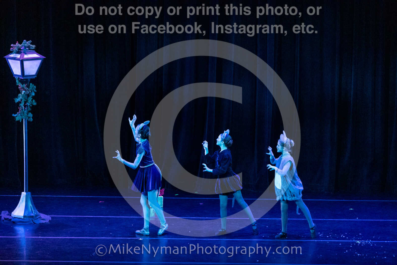 20251220180852-EQ7A0033