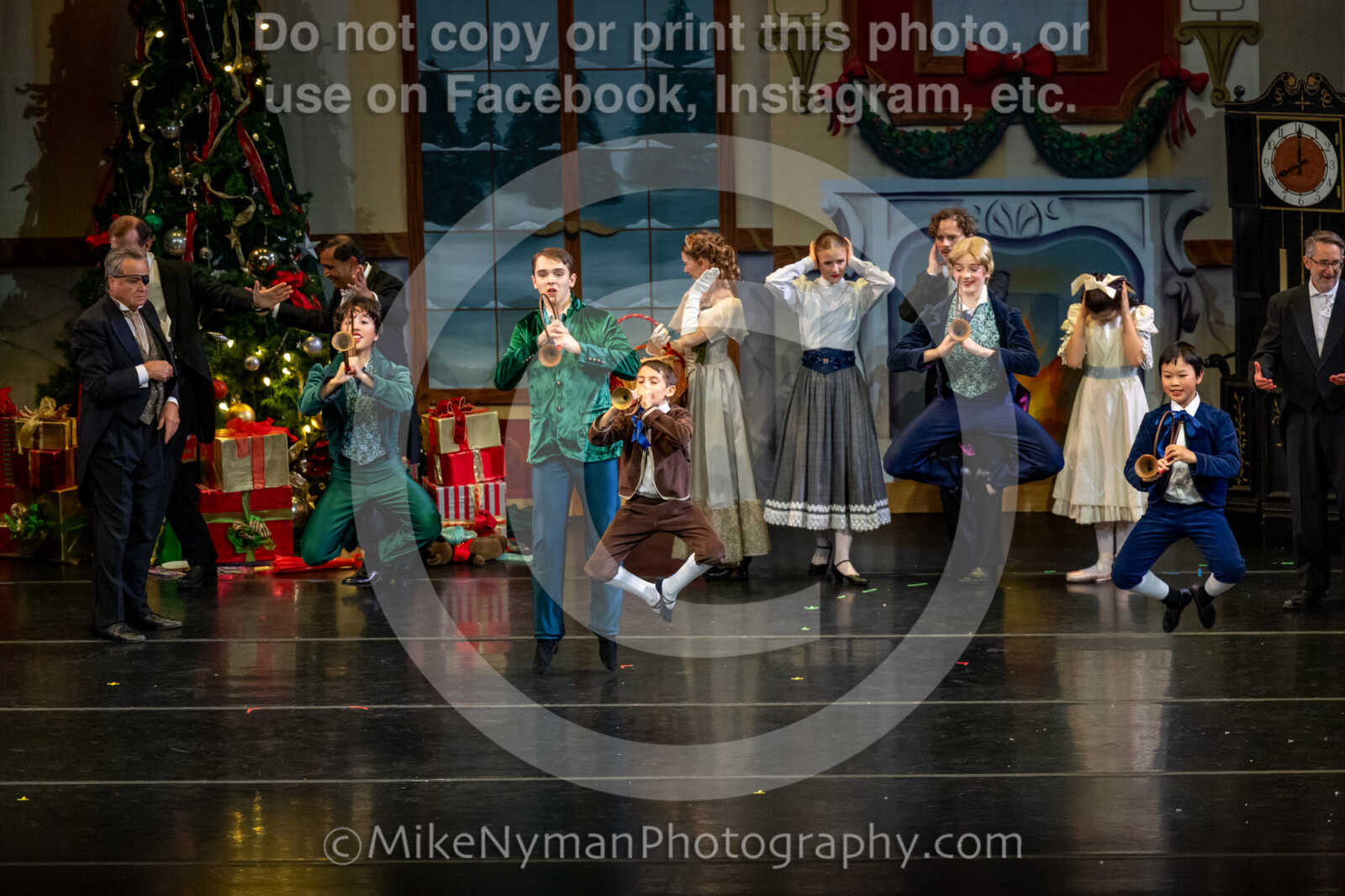 20251129192506-R62-129772