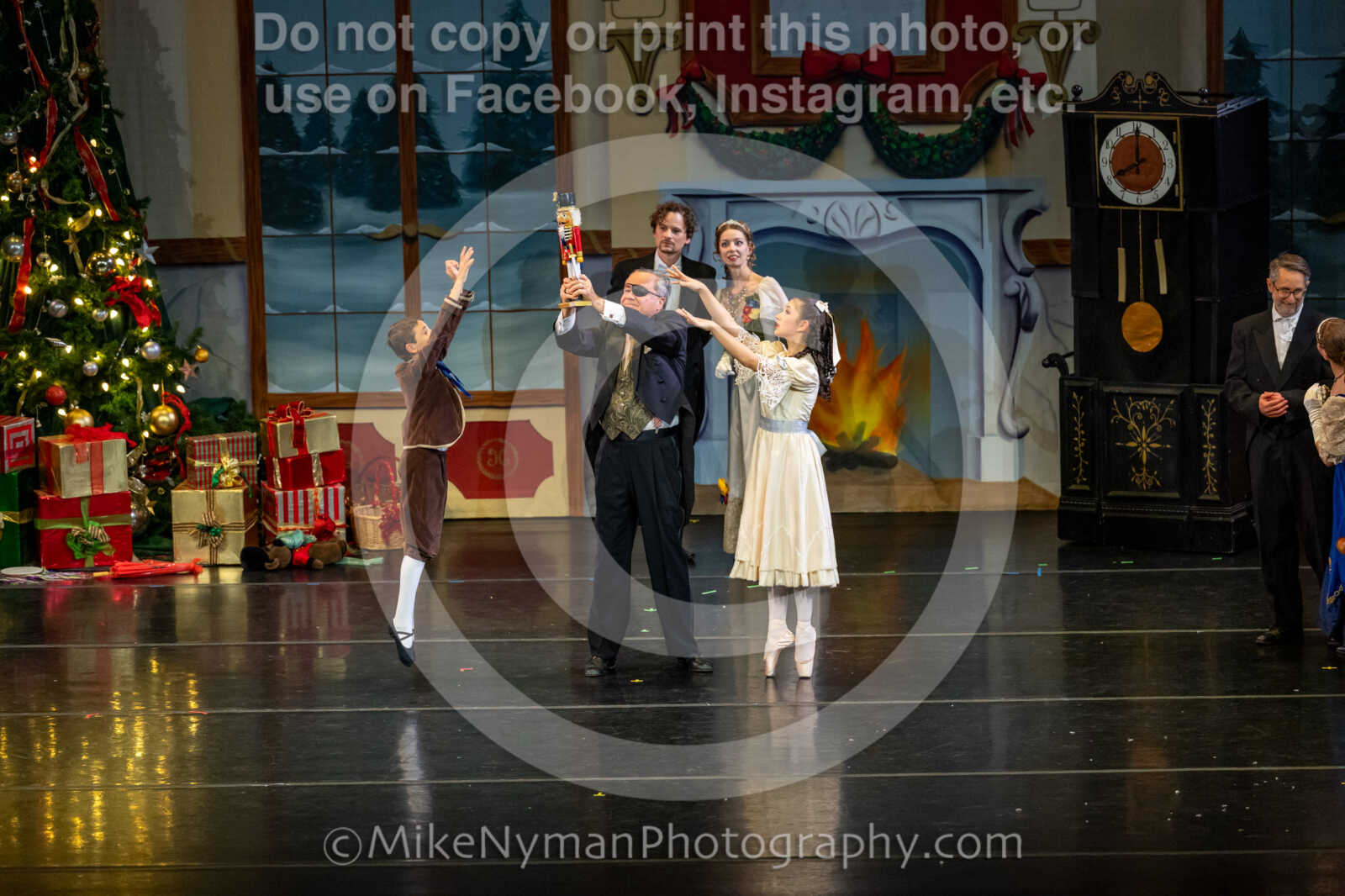 20251129192529-R62-129783