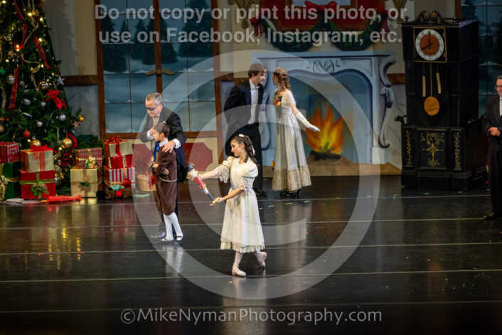 20251129192535-R62-129789