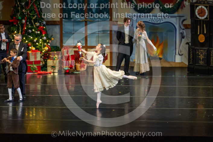 20251129192540-R62-129793