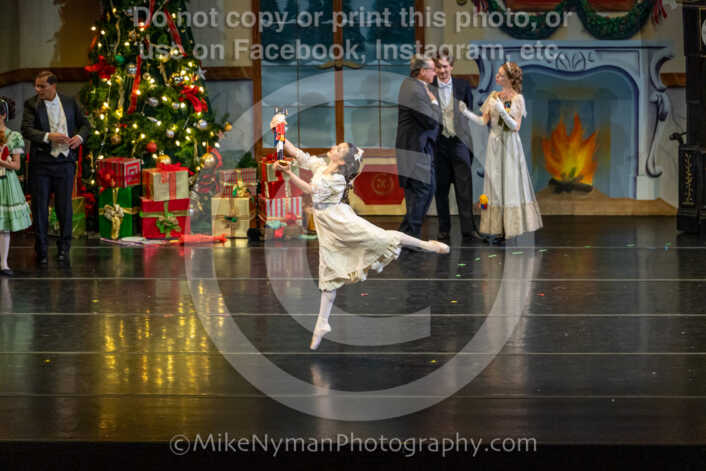 20251129192547-R62-129803