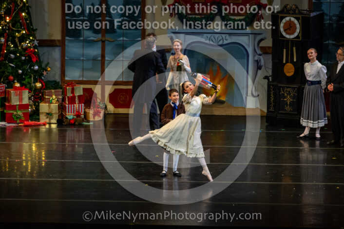 20251129192558-R62-129809