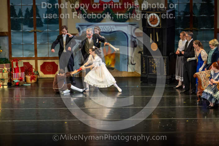 20251129192645-R62-129858