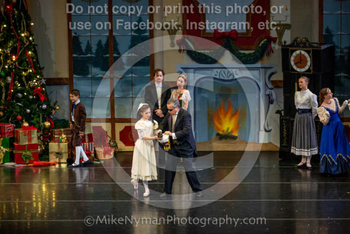 20251129192709-R62-129870