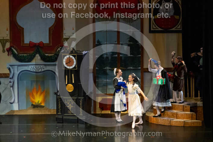 20251220181012-EQ7A0057