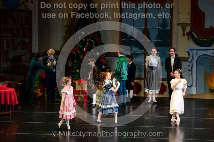 20251220181110-EQ7A0081