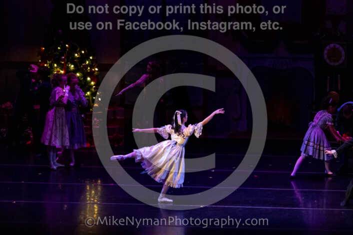 20251220181259-EQ7A0105