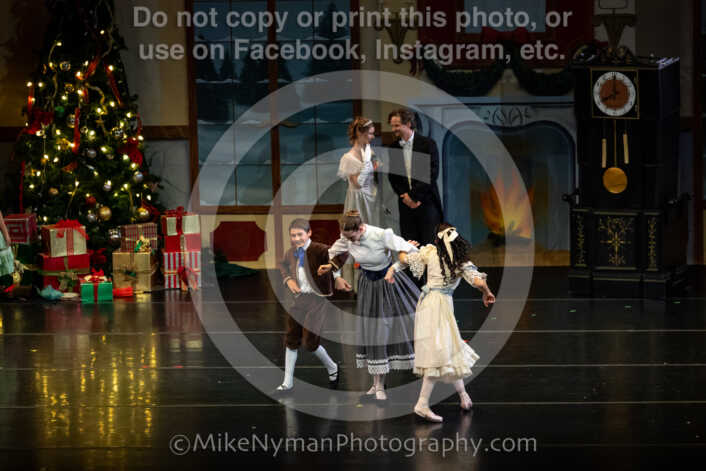 20251220181559-EQ7A0143