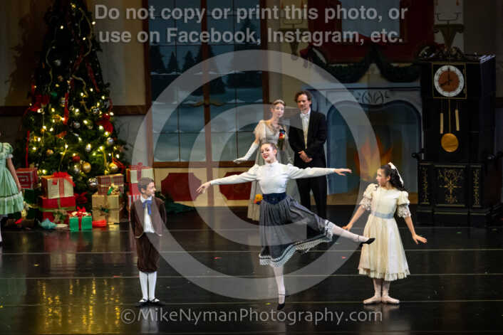 20251220181602-EQ7A0147