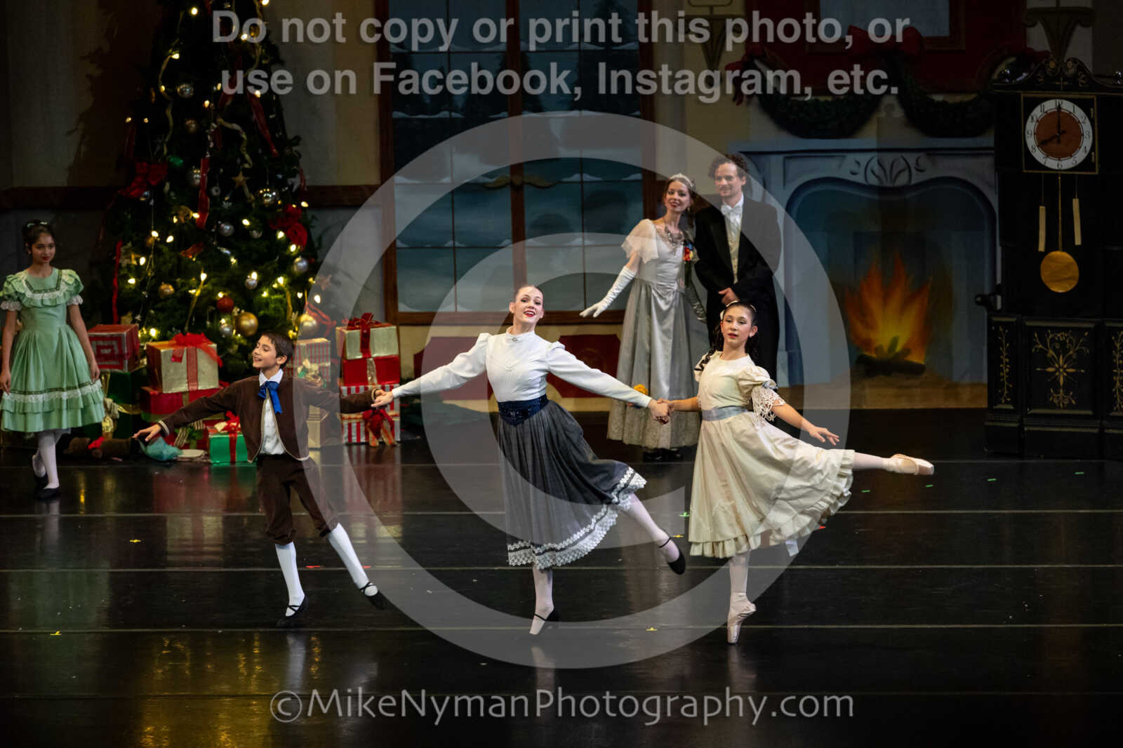 20251220181607-EQ7A0158