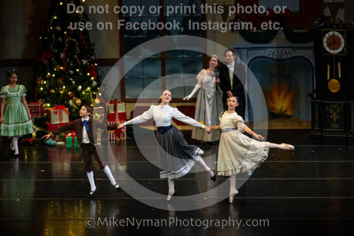 20251220181607-EQ7A0158