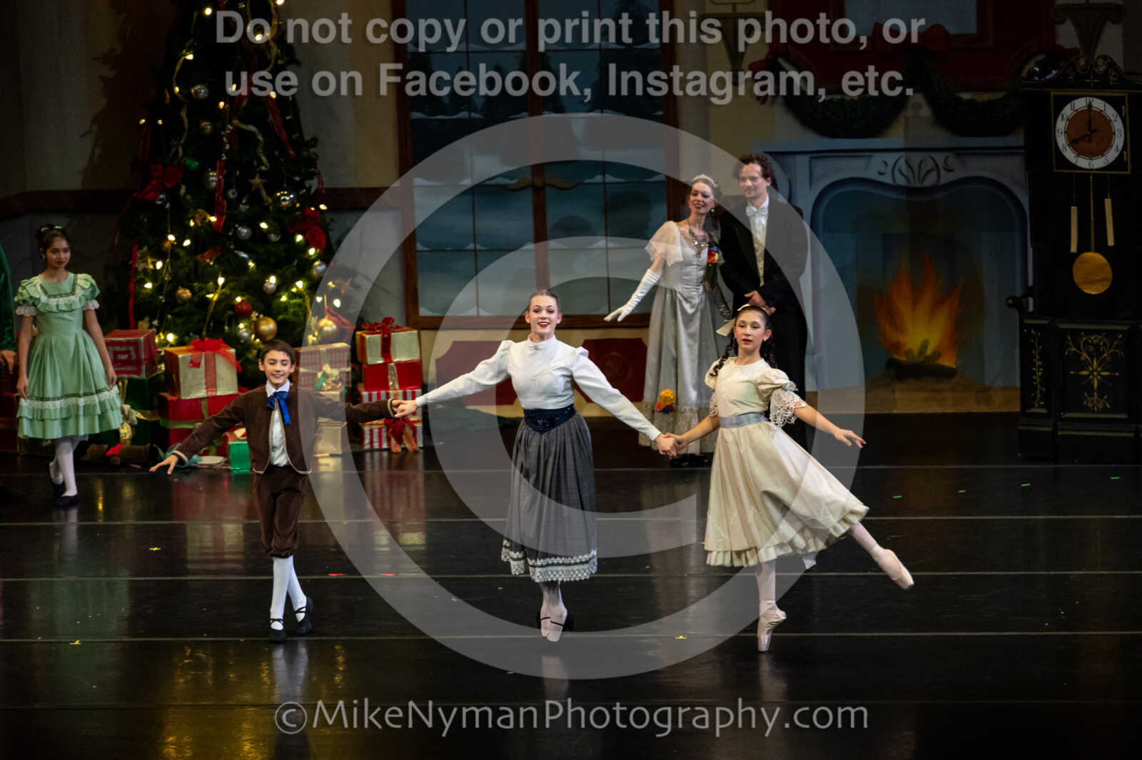 20251220181607-EQ7A0159