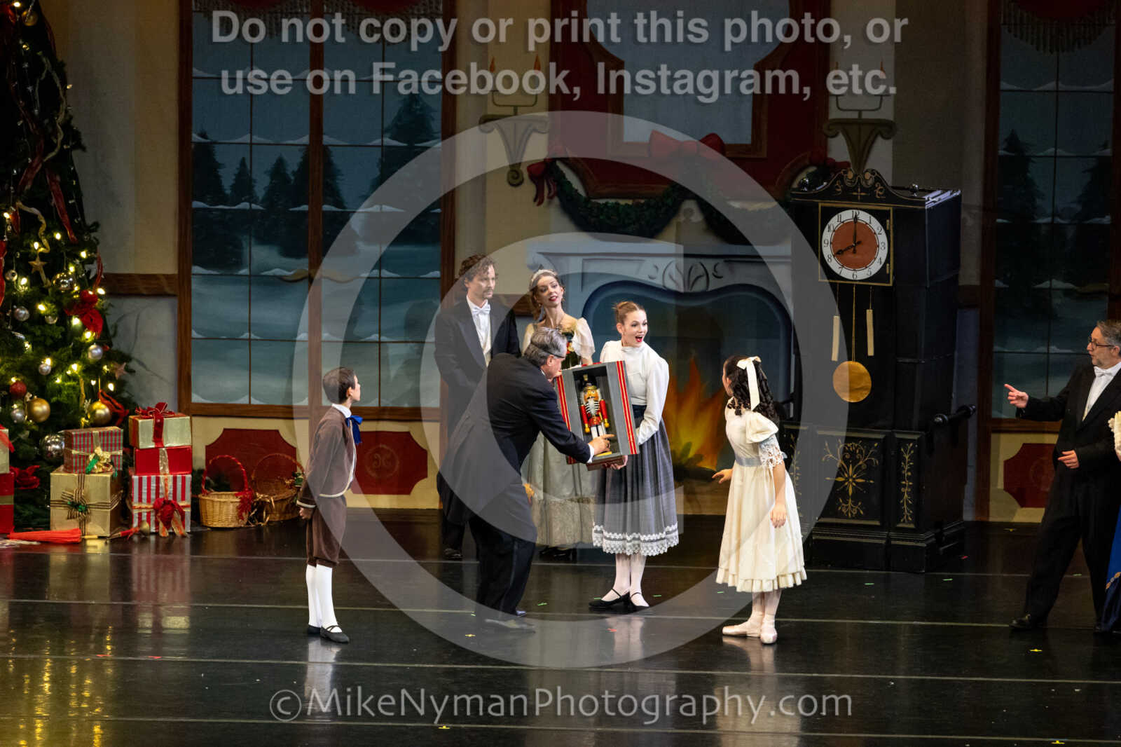 20251220182501-EQ7A0483