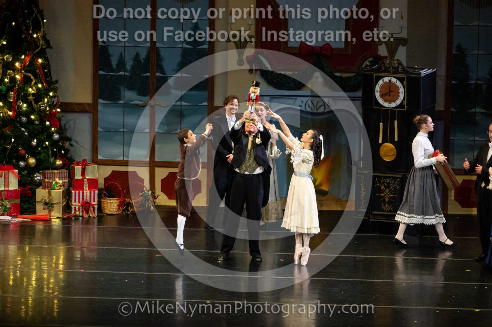 20251220182505-EQ7A0487