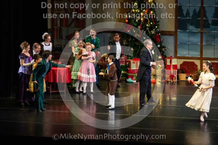 20251220182520-EQ7A0497