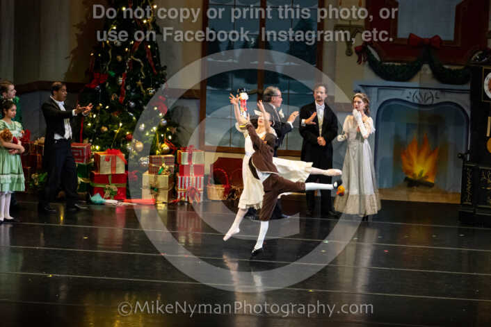 20251220182546-EQ7A0522