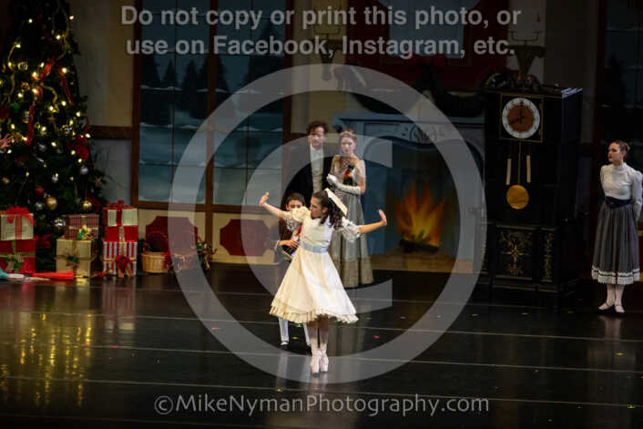 20251220182610-EQ7A0526