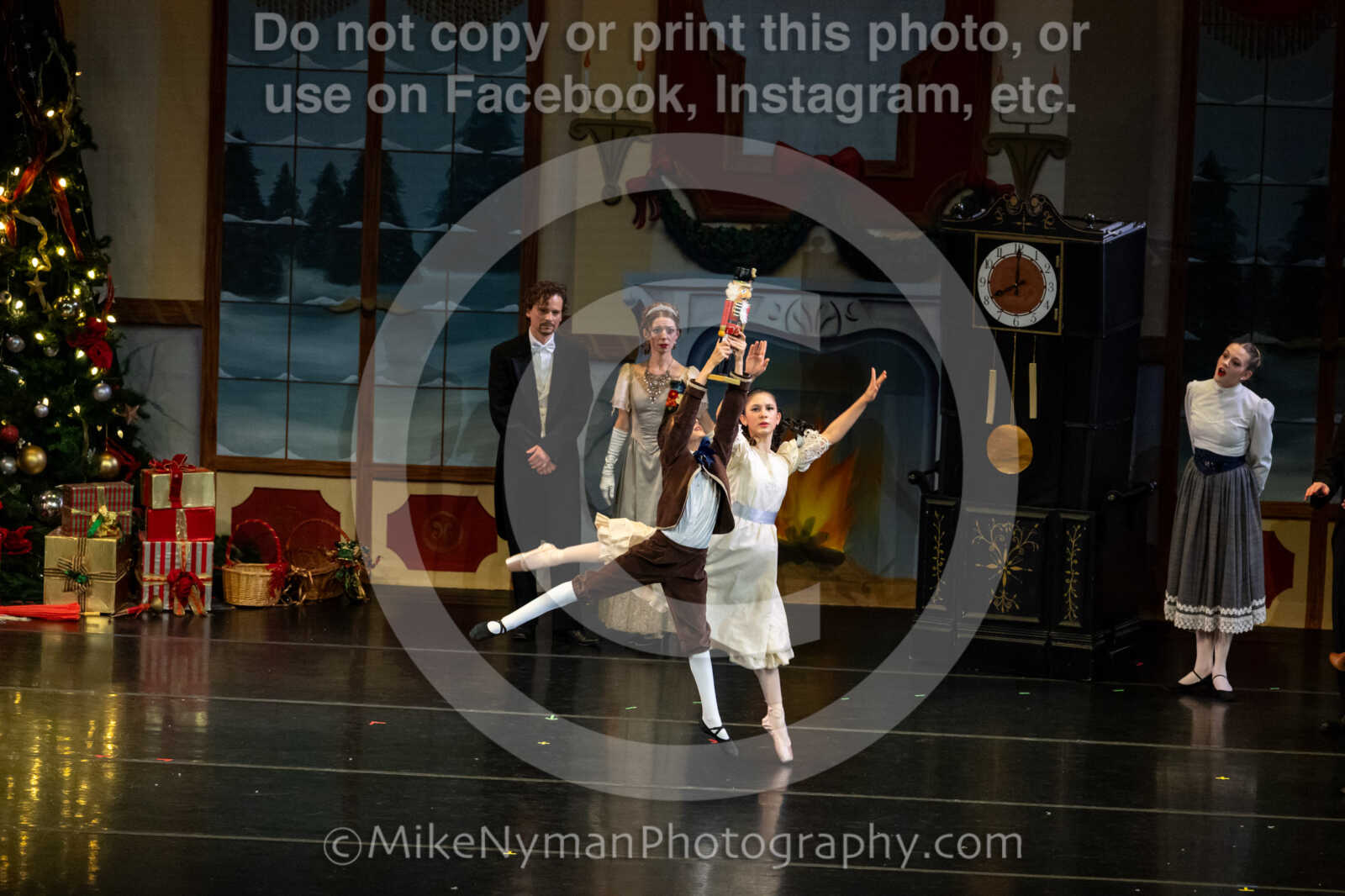 20251220182616-EQ7A0530