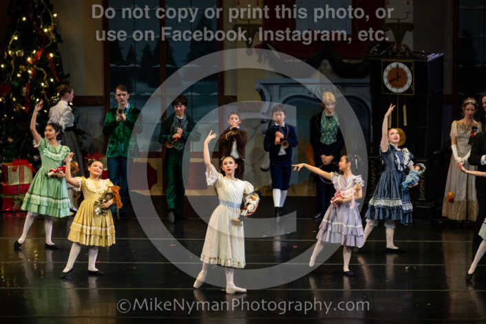 20251220182823-EQ7A0587