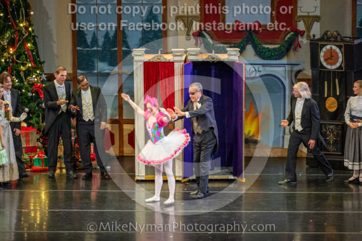 20251129192019-R62-129513