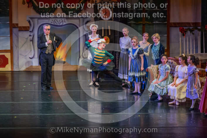 20251129192335-R62-129676