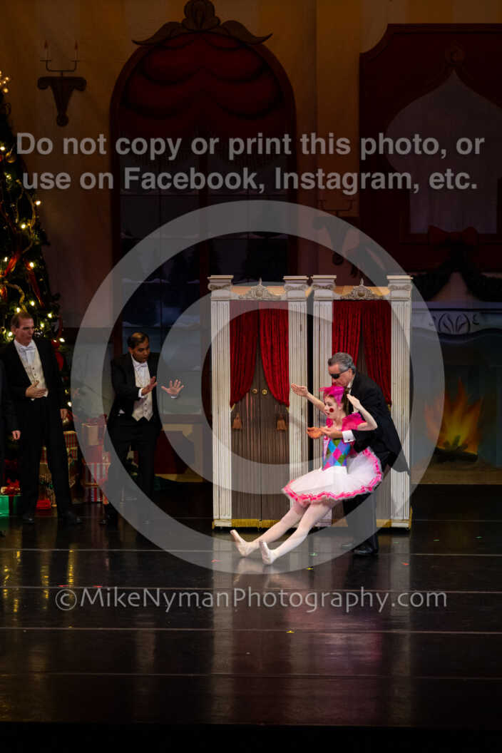 20251220182012-EQ7A0242