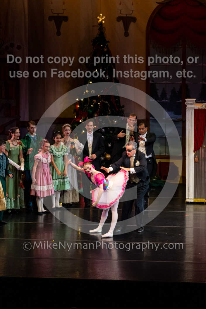 20251220182037-EQ7A0250