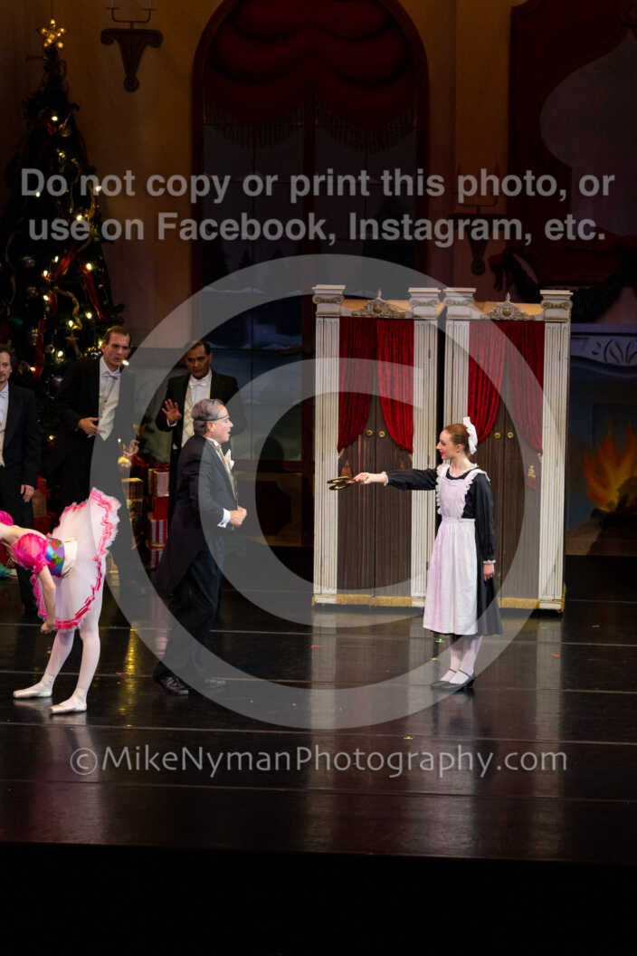 20251220182040-EQ7A0253