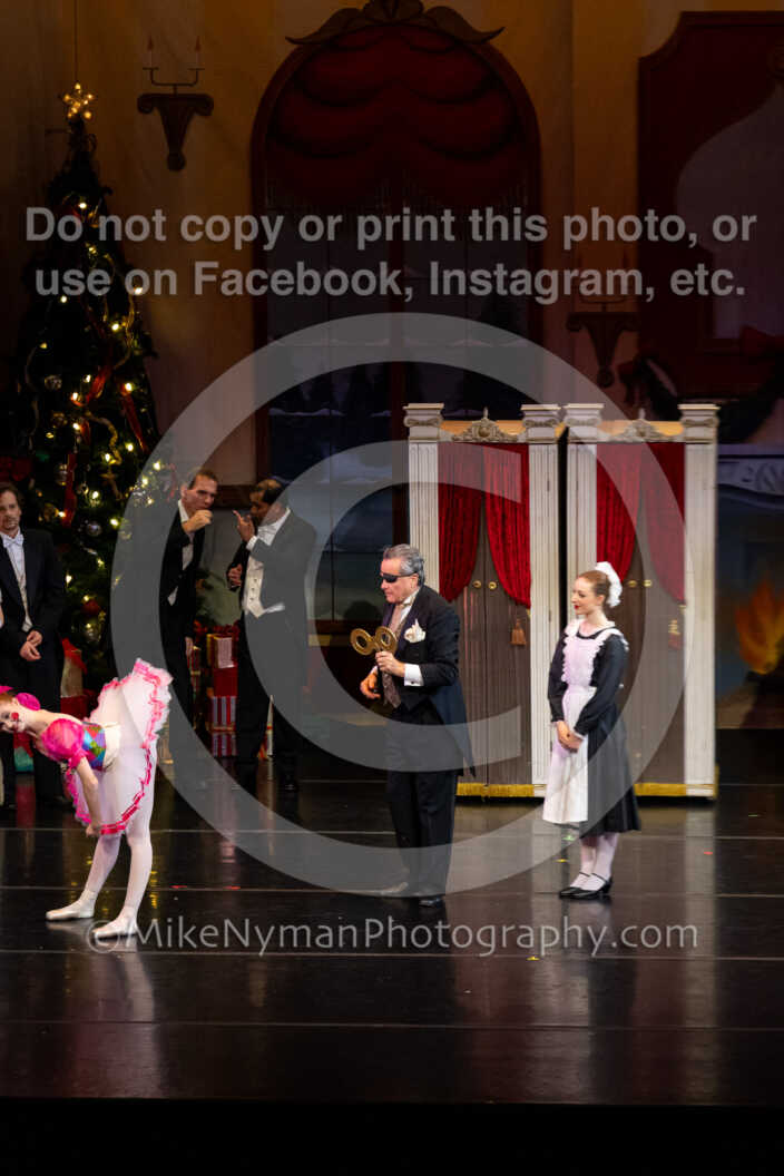 20251220182043-EQ7A0257