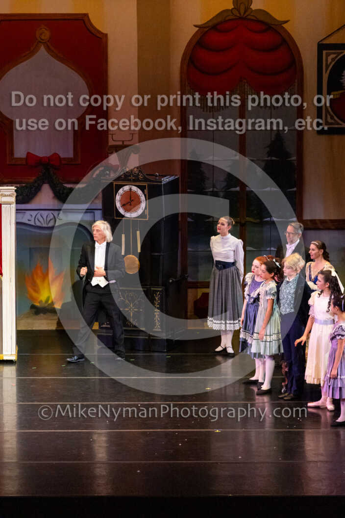 20251220182045-EQ7A0258