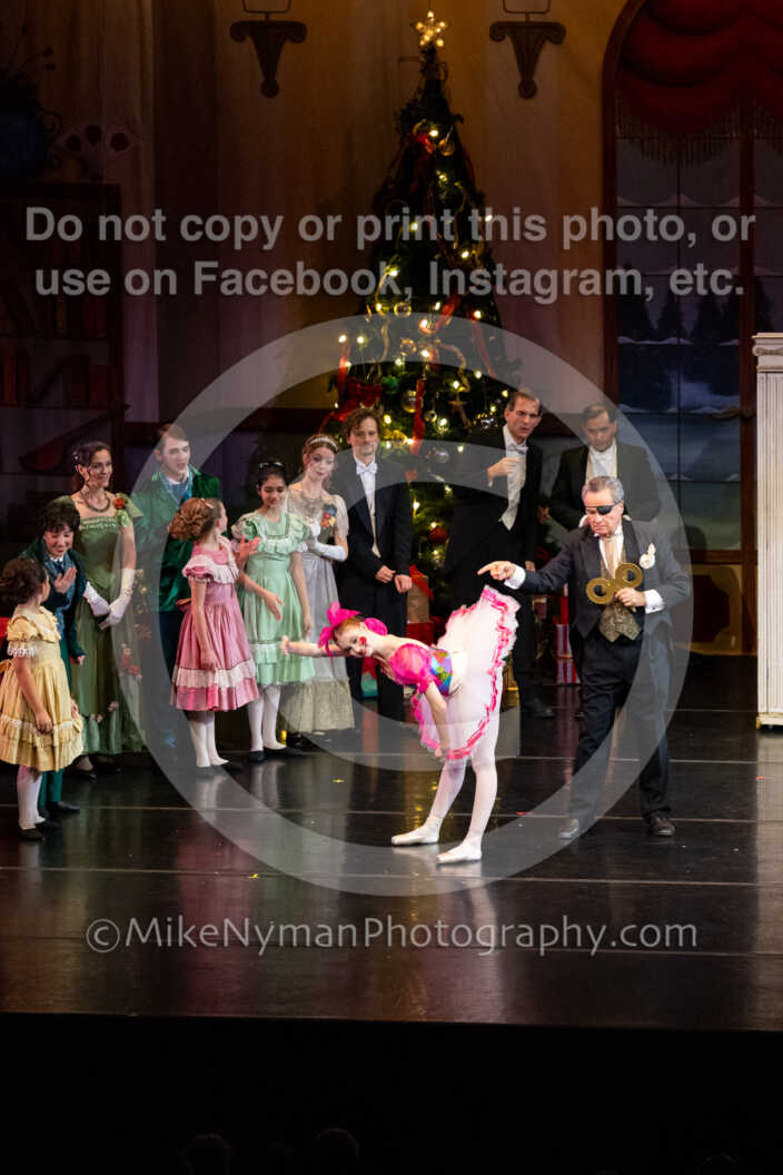 20251220182047-EQ7A0260