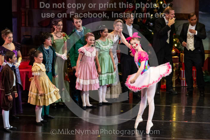 20251220182105-EQ7A0266