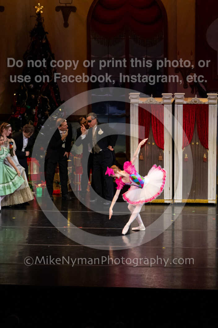 20251220182112-EQ7A0271