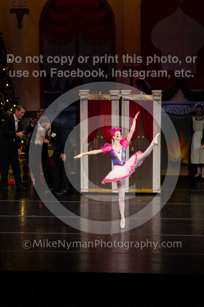 20251220182120-EQ7A0282