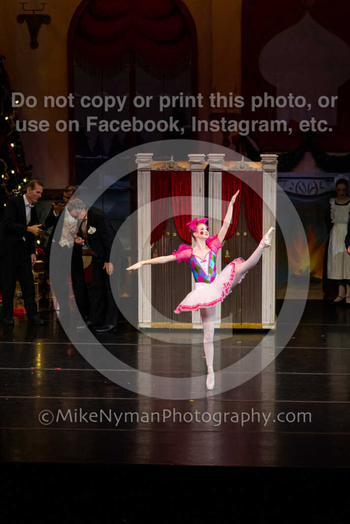 20251220182120-EQ7A0282