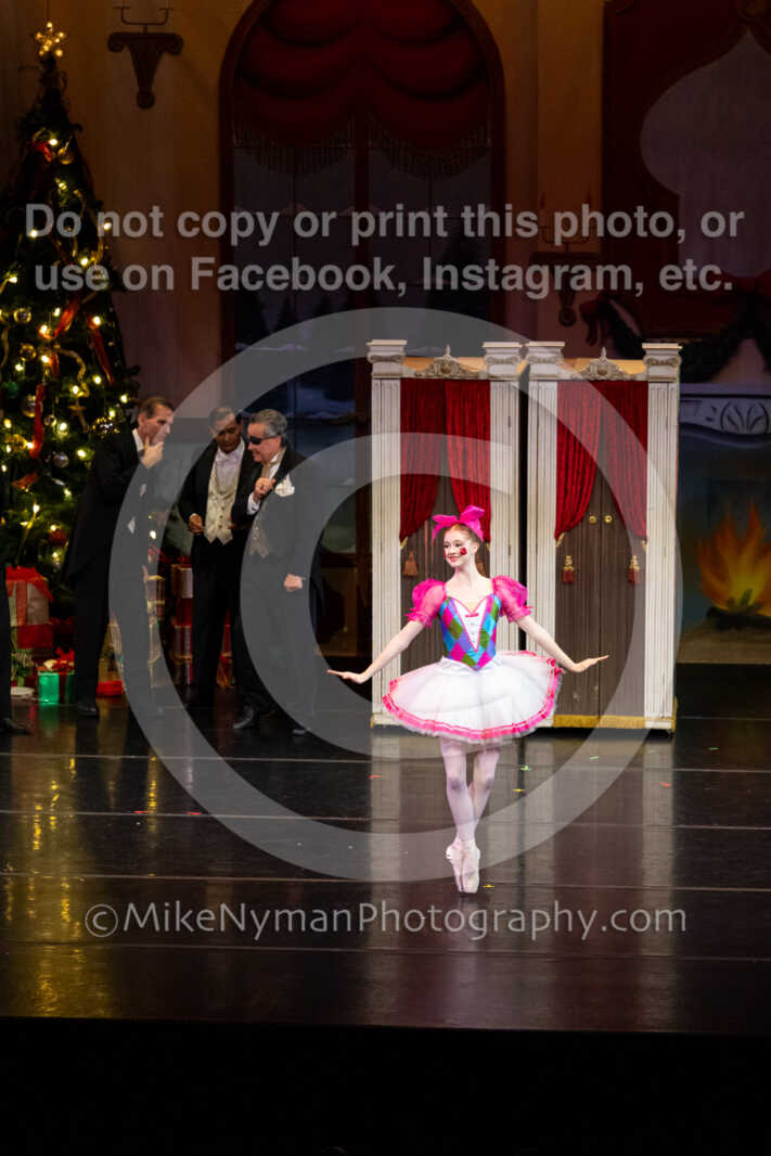 20251220182125-EQ7A0292