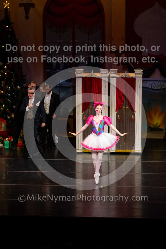 20251220182126-EQ7A0296