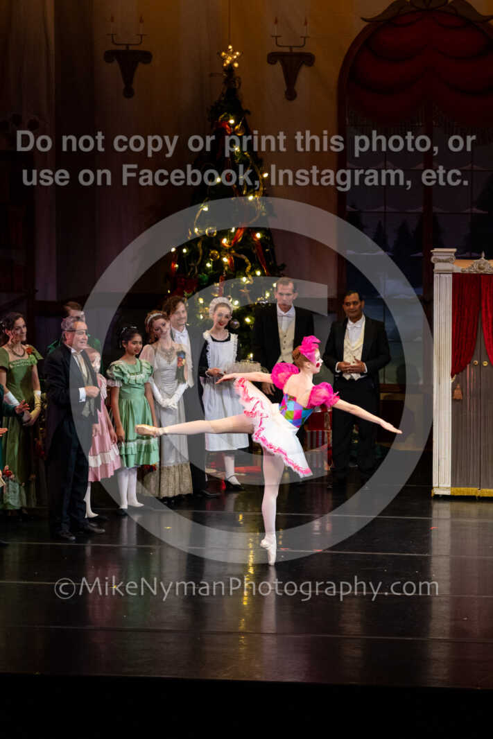 20251220182200-EQ7A0350