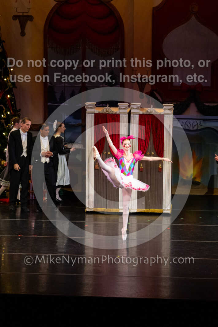 20251220182214-EQ7A0376