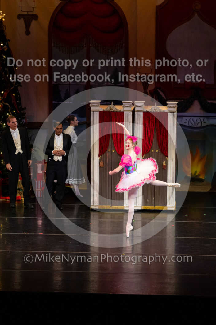 20251220182215-EQ7A0379