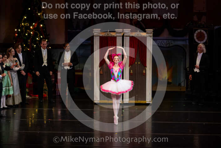 20251220182228-EQ7A0384