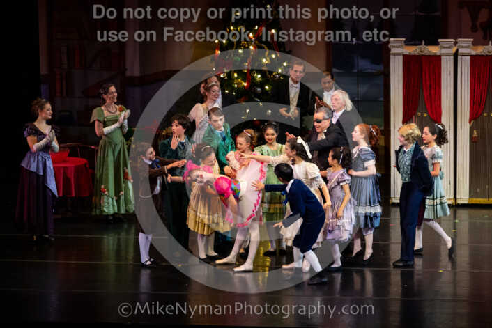 20251220182245-EQ7A0392