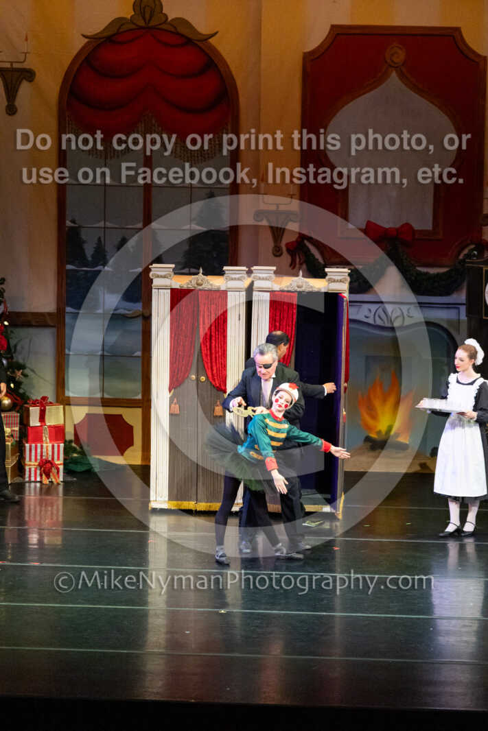 20251220182301-EQ7A0398