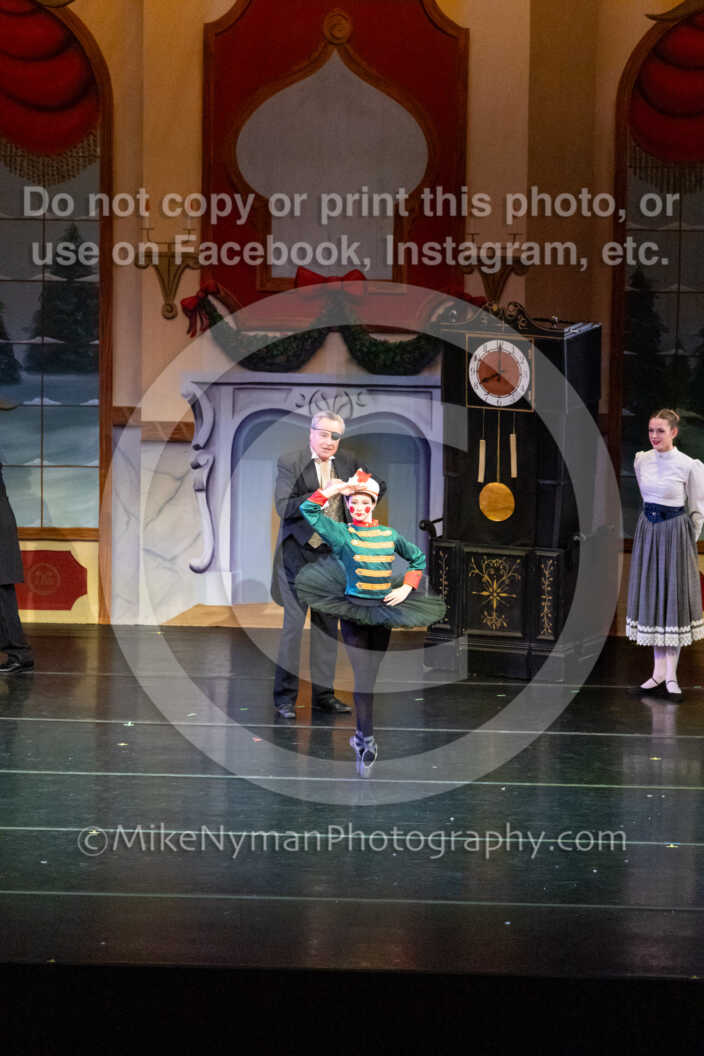 20251220182308-EQ7A0401