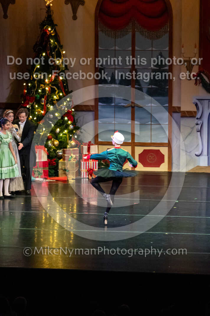 20251220182319-EQ7A0413