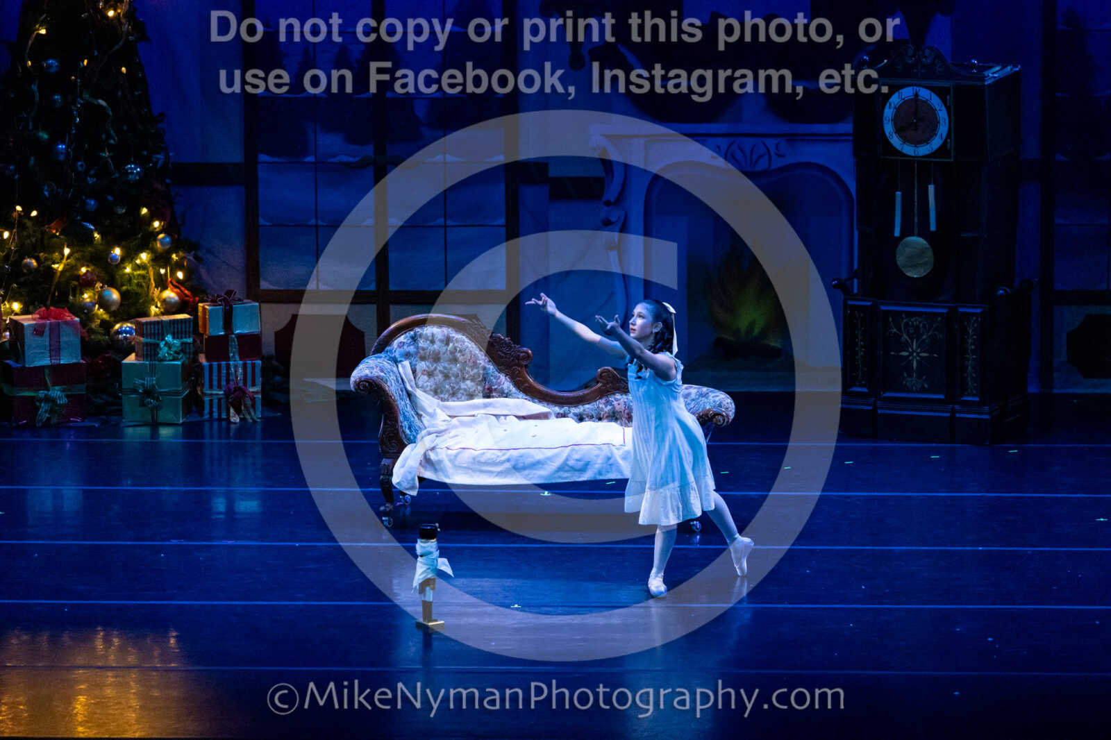 20251220183124-EQ7A0703