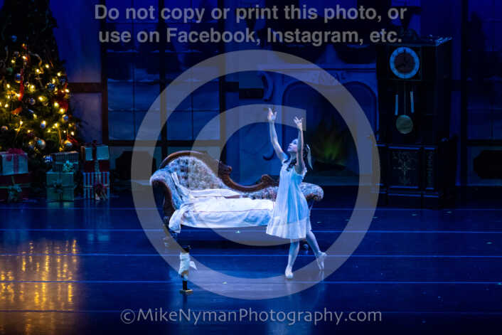 20251220183125-EQ7A0705