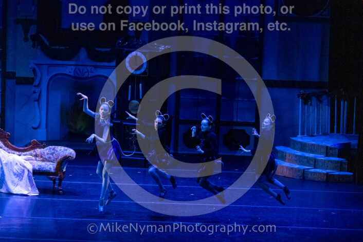 20251220183234-EQ7A0730