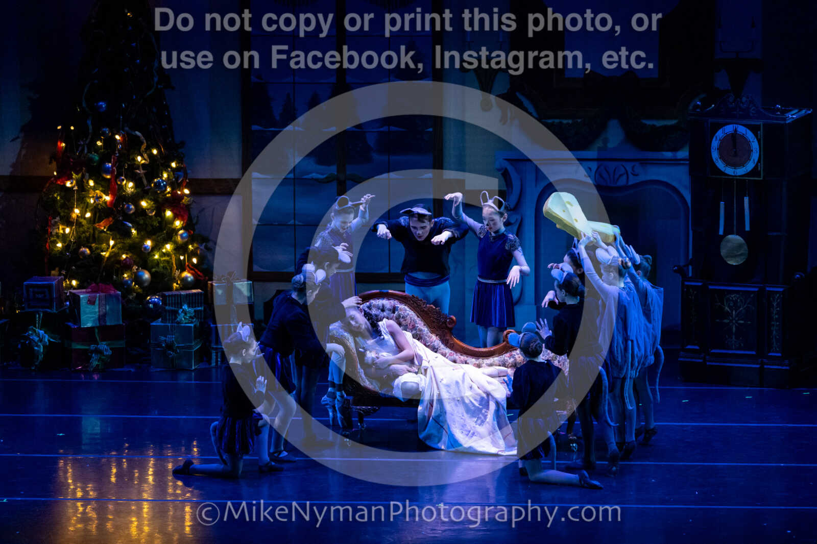 20251220183300-EQ7A0738